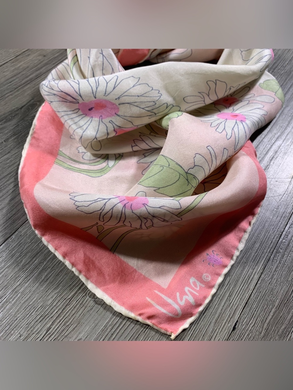 Vera Neumann Pale Pink Daisy Print Square Scarf Green Punk White Hand rolled hem